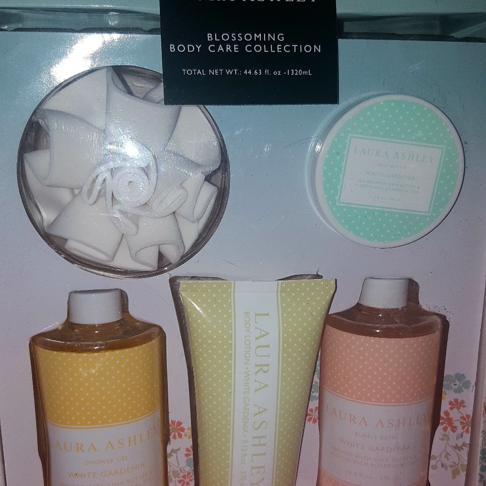 LAURA ASHLEY blossoming body care